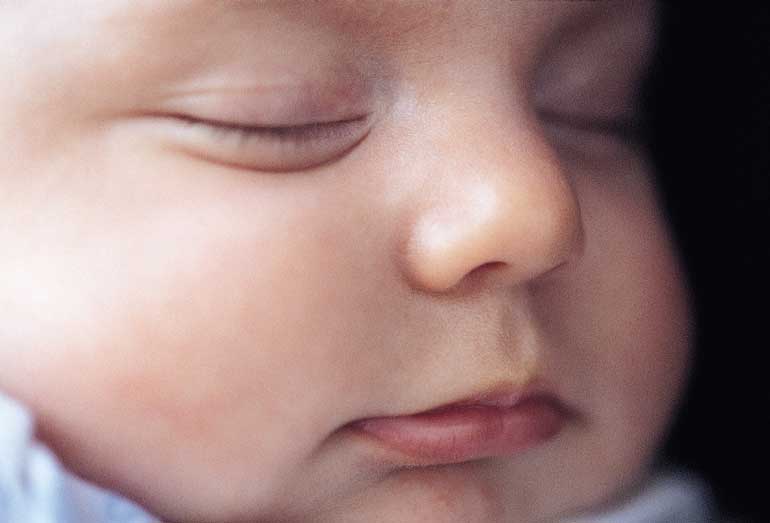 Healthy sleep patterns make baby and parents happy