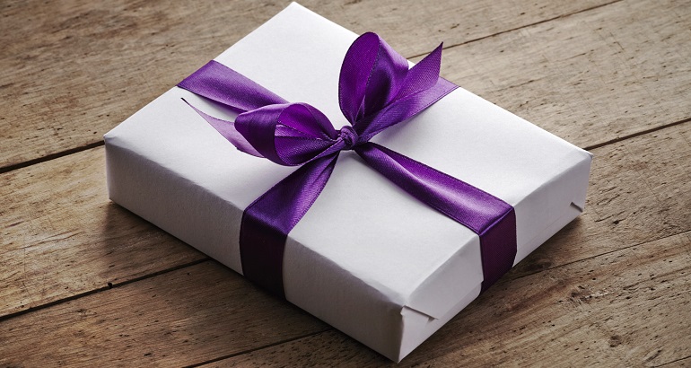 Wondering what type of gifts for birth parents to buy? We have answers.